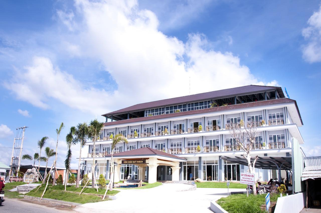Nam Can Ozon Hotel מראה חיצוני תמונה
